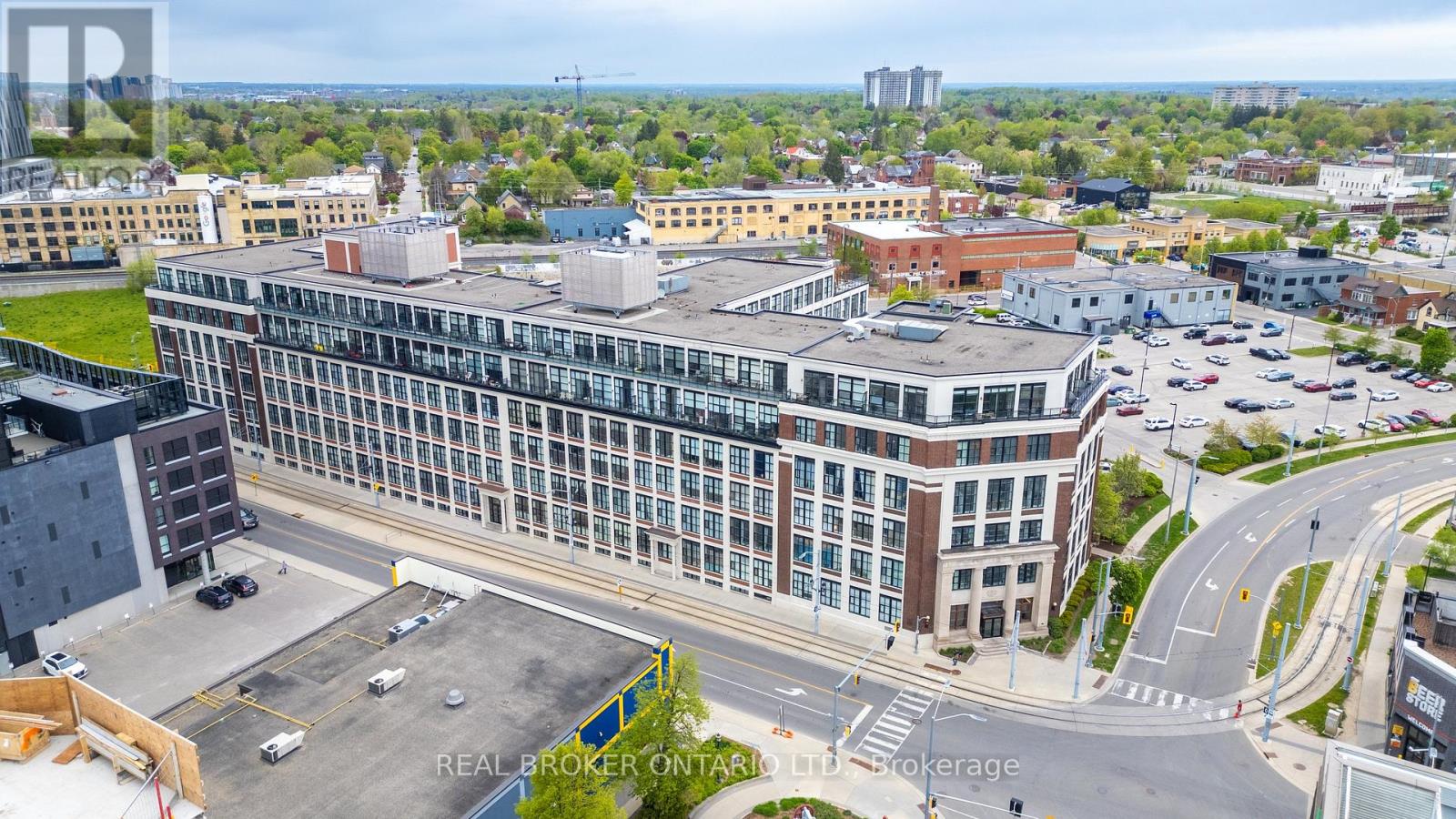 #126 410 KING STREET W - Image 17