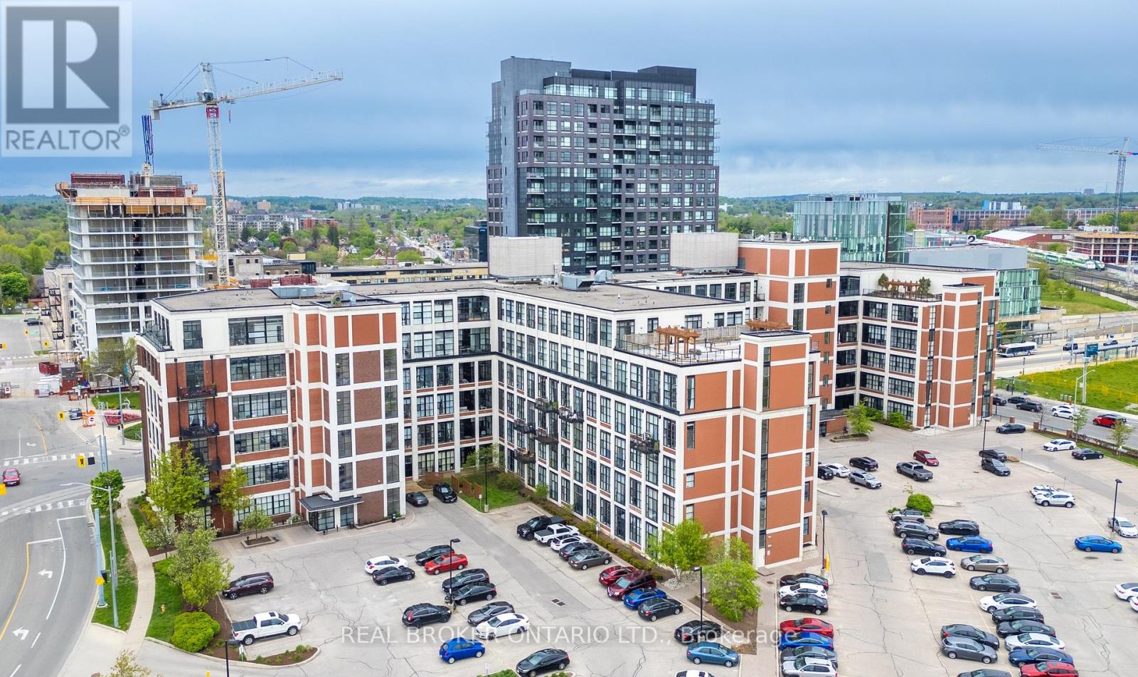 #126 410 KING STREET W - Image 18