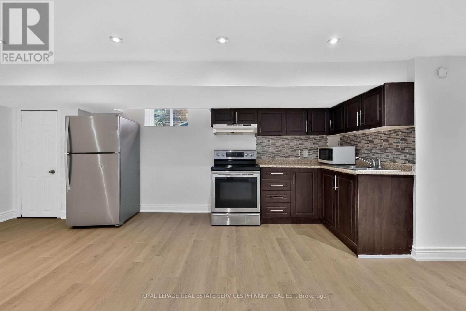 245 GLENHOLME AVENUE - Image 25