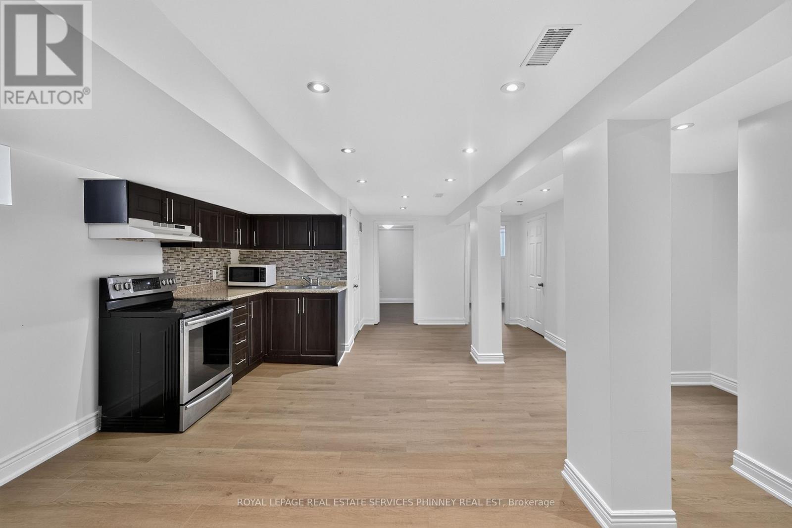 245 GLENHOLME AVENUE - Image 26