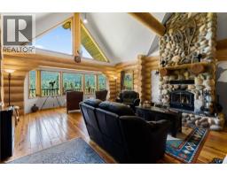 Living room - 6584 Corral Road, Clearwater, BC V0E1N1 Photo 17