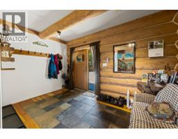 Foyer - 6584 Corral Road, Clearwater, BC V0E1N1 Photo 15