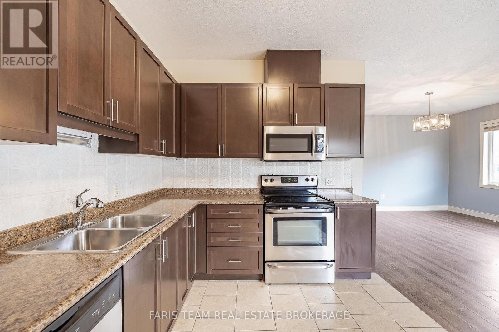 3118 EMPEROR DRIVE - 6
