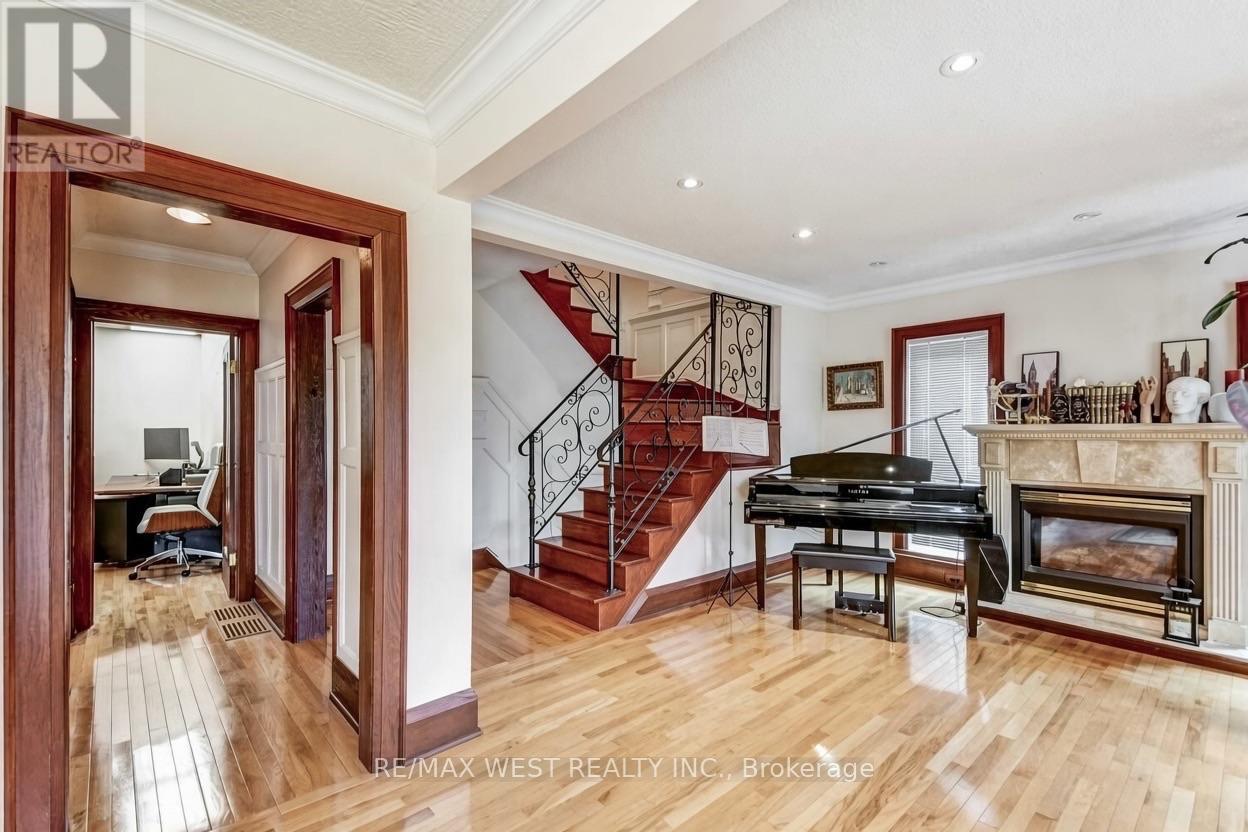 15 WENDOVER ROAD - 3