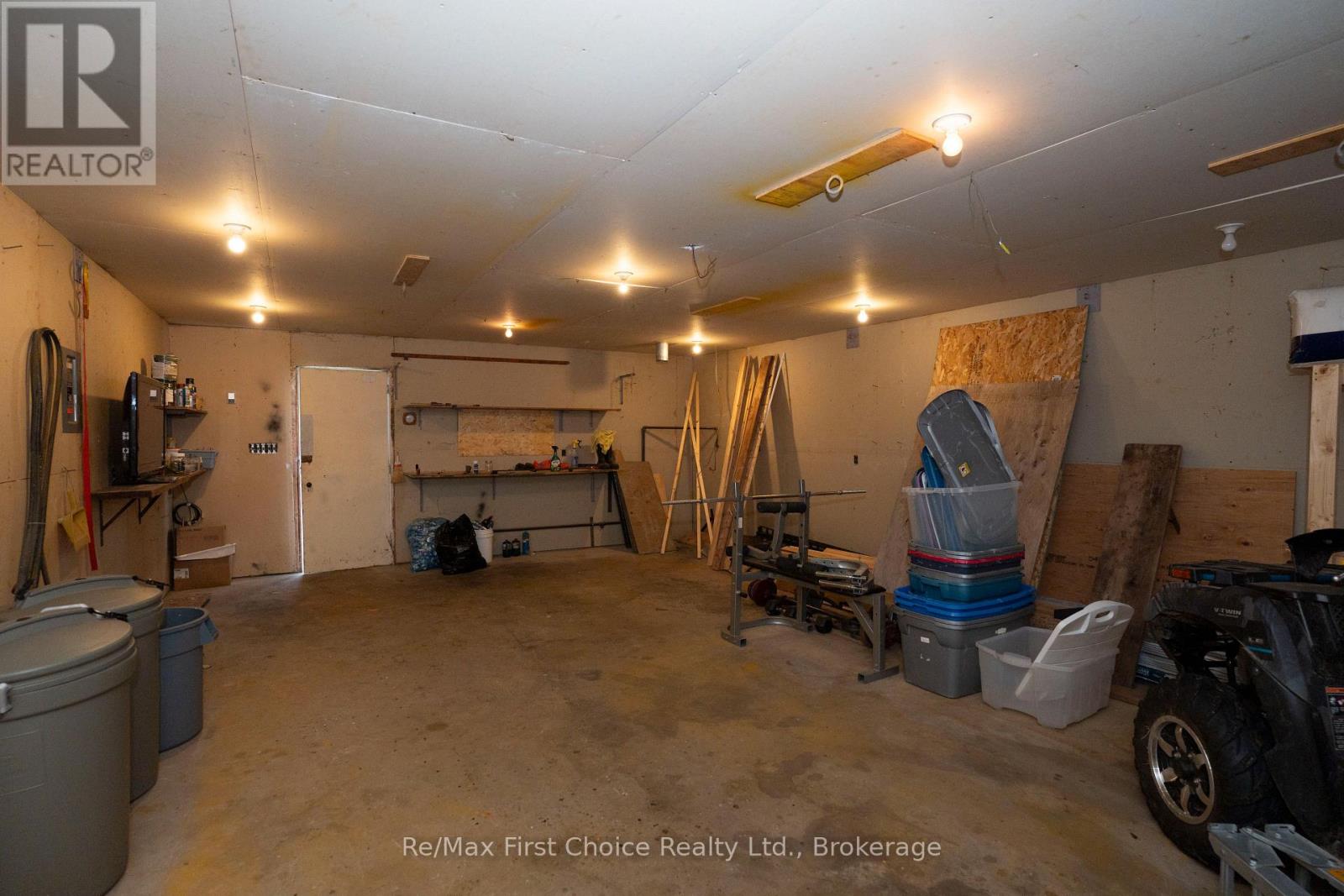 271 CHRISTINA STREET W - Image 43