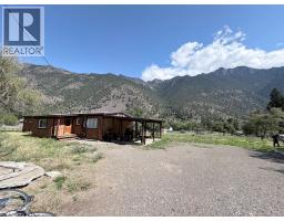 591 Davidson Crescent, Lillooet, BC V0K1V0 Photo 22