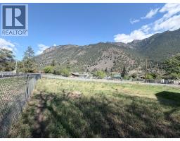 Living room - 591 Davidson Crescent, Lillooet, BC V0K1V0 Photo 8