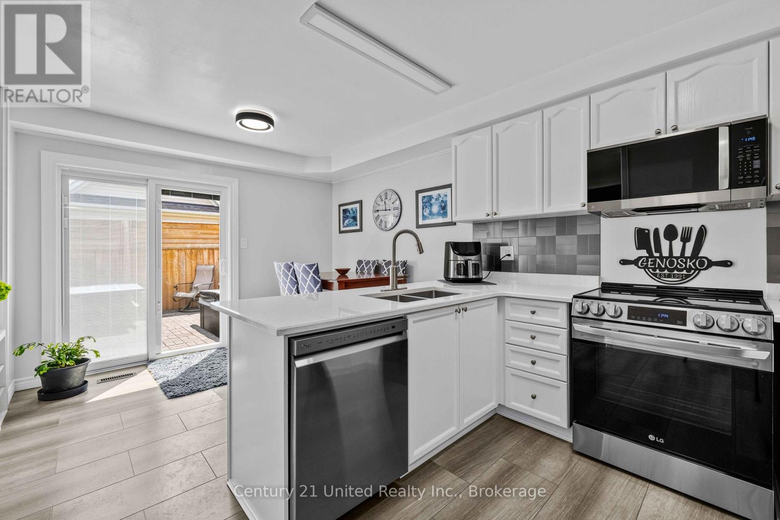 49 WATERVIEW LANE - 6