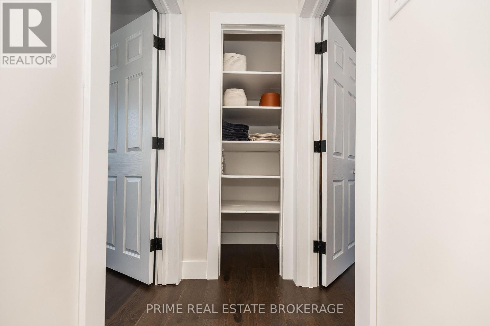 8 PINE STREET - Image 24