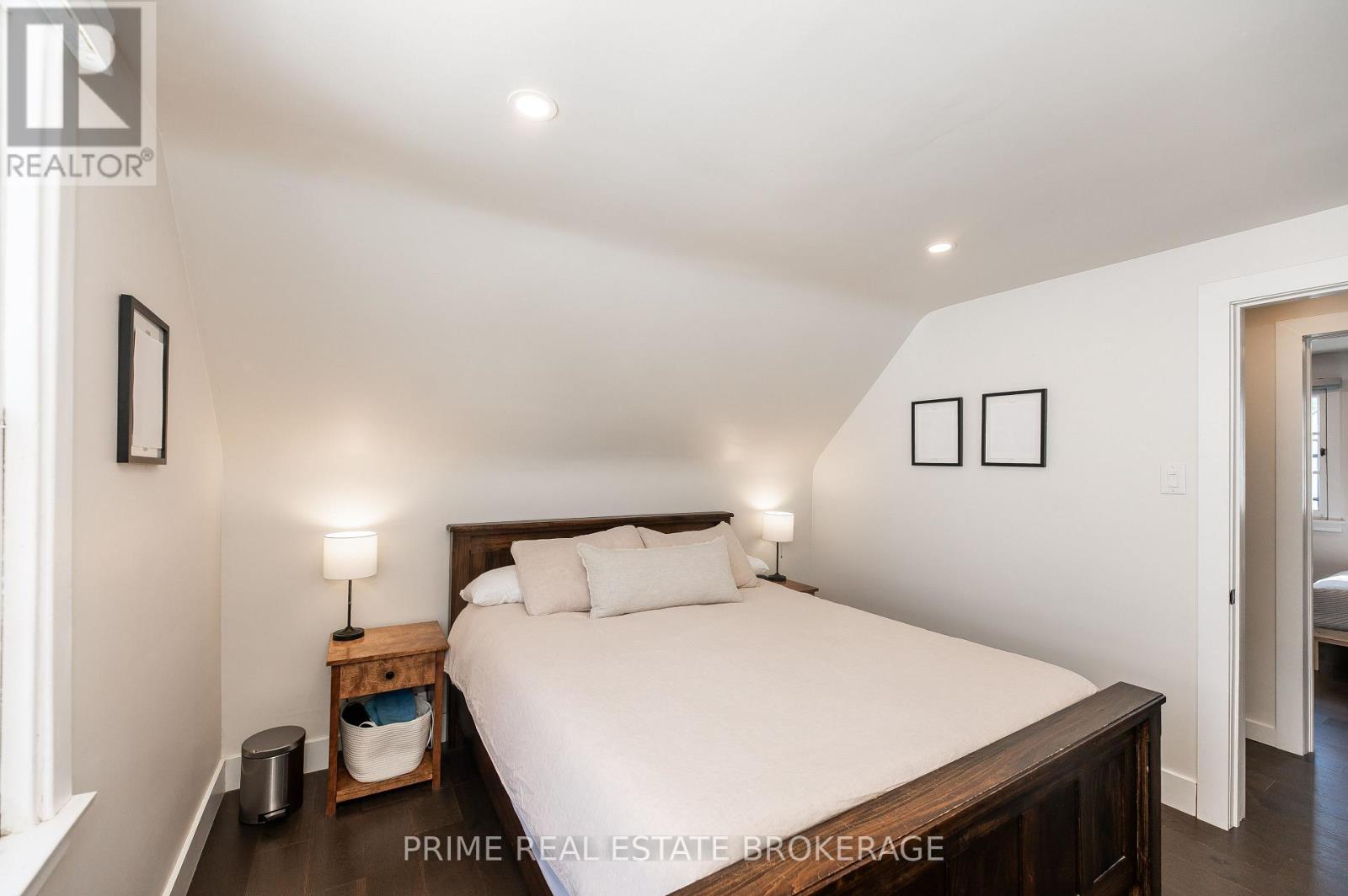8 PINE STREET - 30