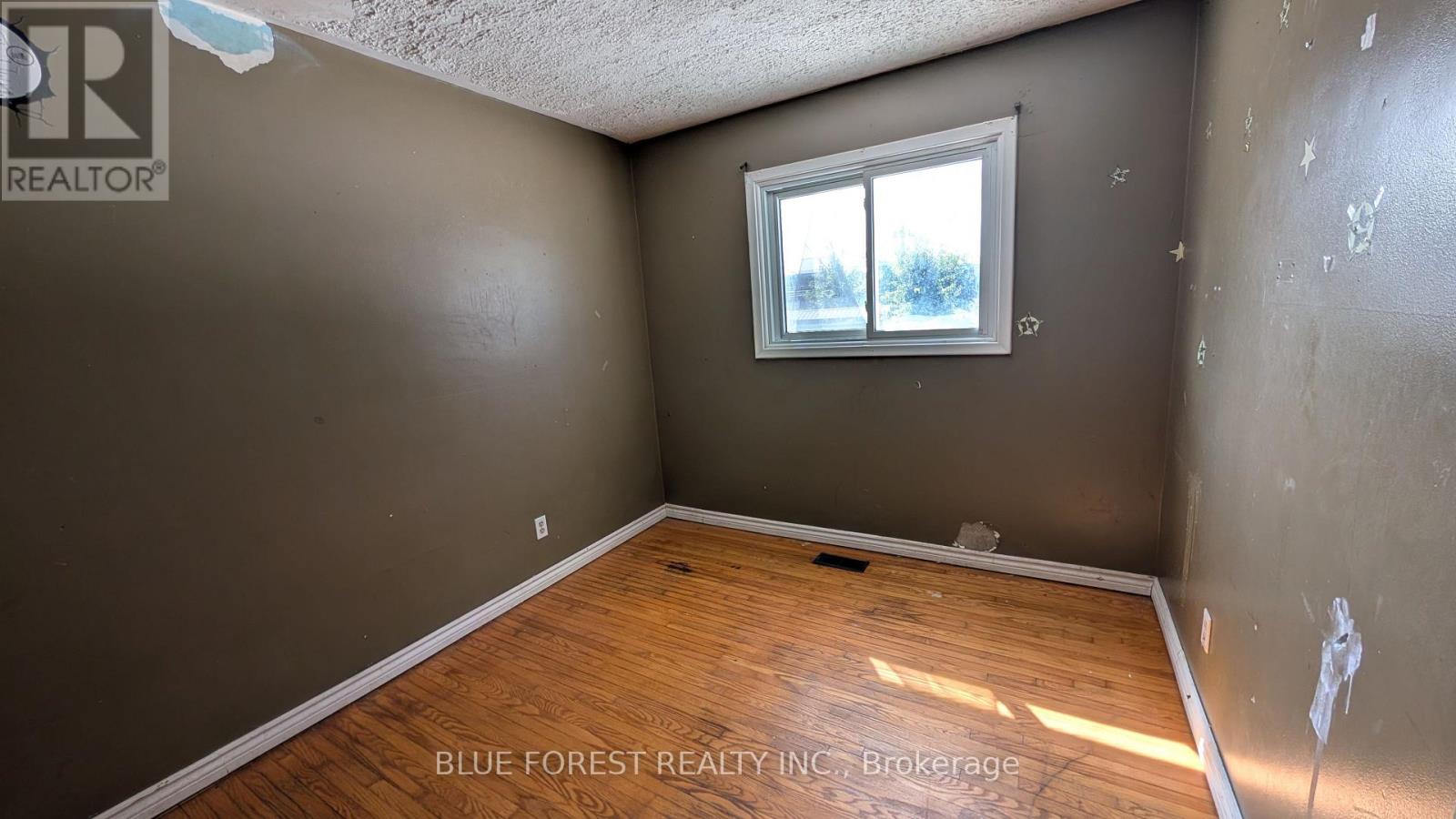 109 LANGTON ROAD - 22