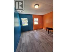 300 3rd Avenue, Castlegar, BC V1N2A6 Photo 14