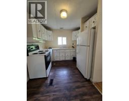 300 3rd Avenue, Castlegar, BC V1N2A6 Photo 9