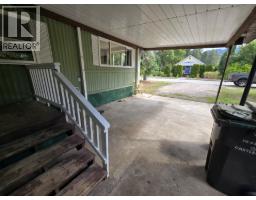 300 3rd Avenue, Castlegar, BC V1N2A6 Photo 7