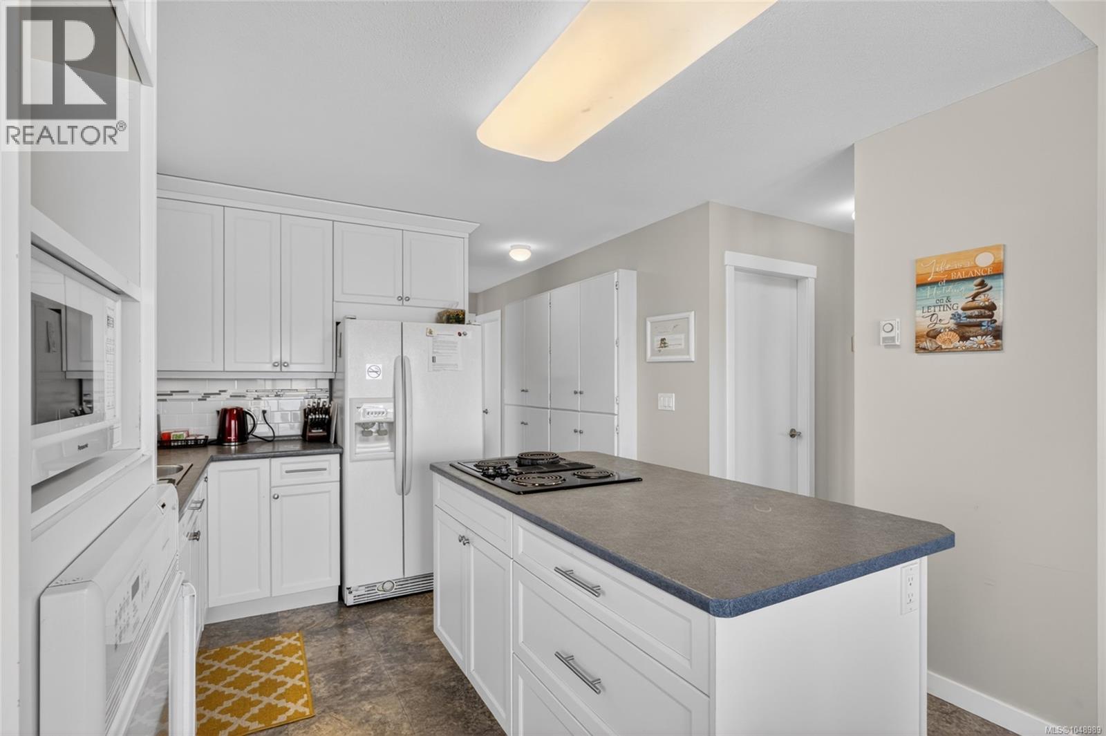 6768 Buckley Bay Frontage Rd W - 11