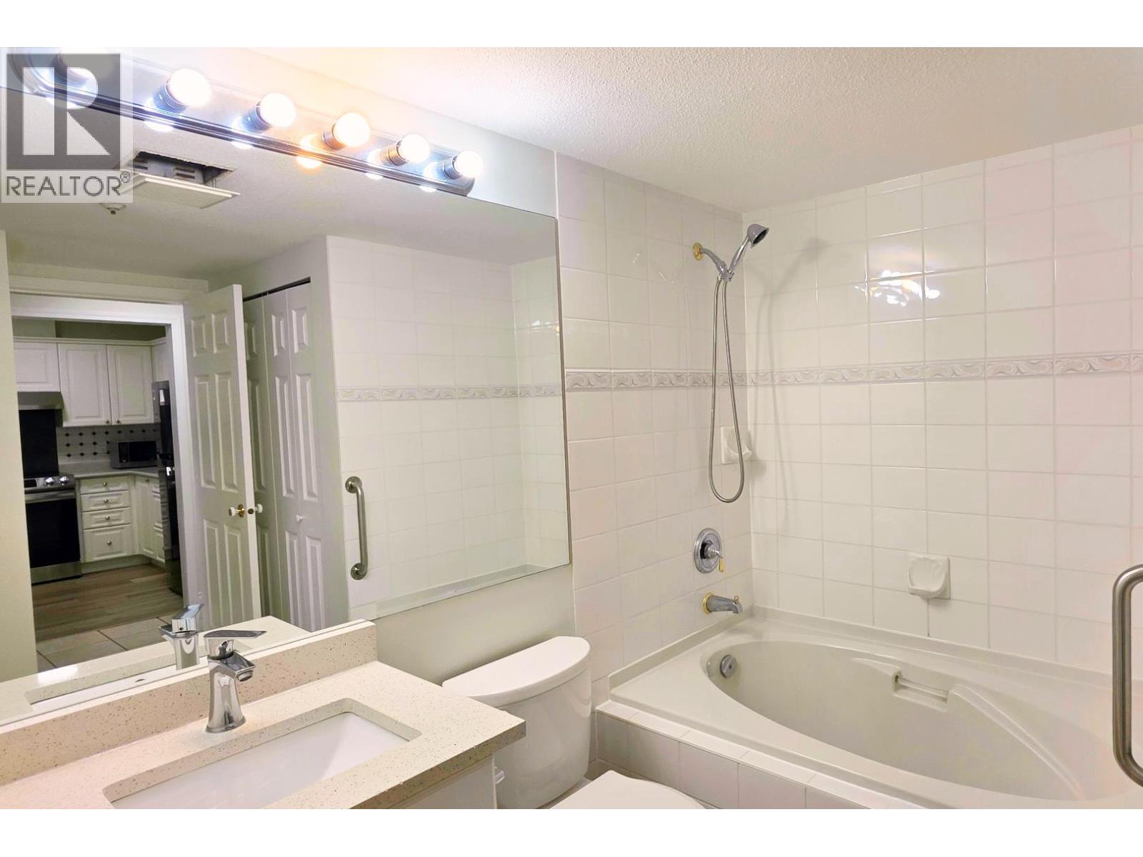 205 2970 PRINCESS CRESCENT, Coquitlam