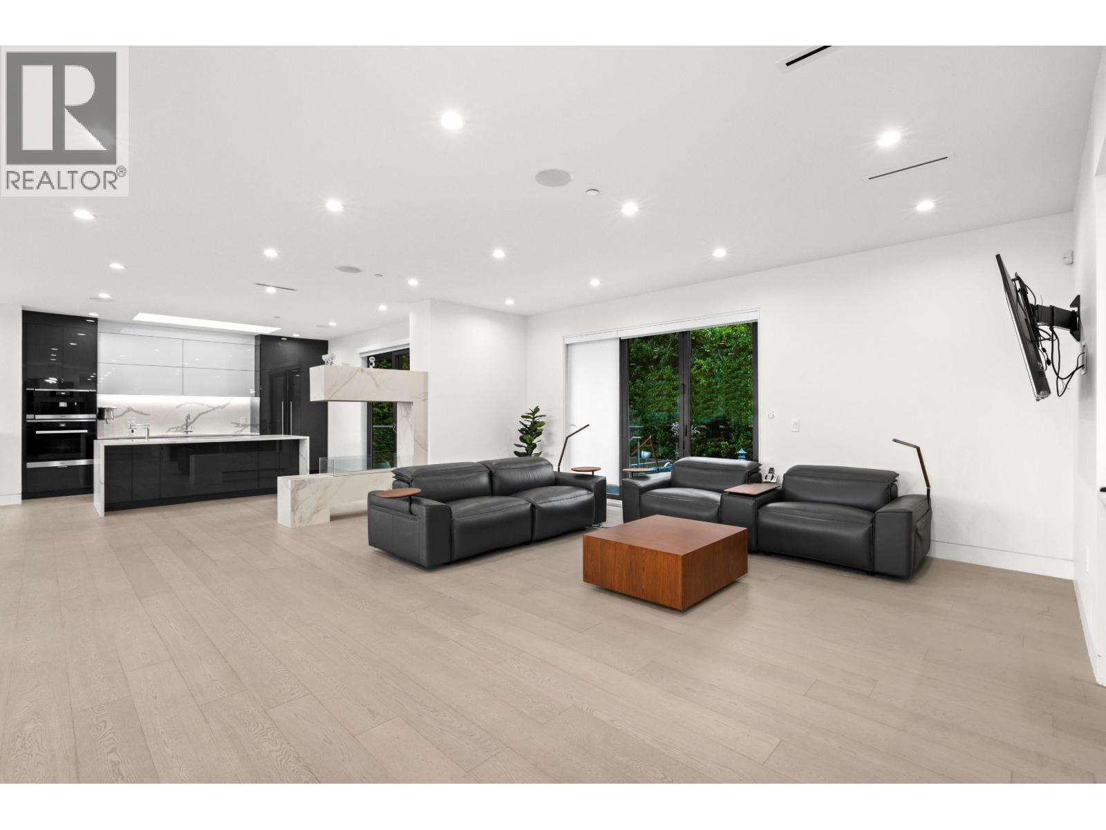 1035 GREENWOOD PLACE, West Vancouver