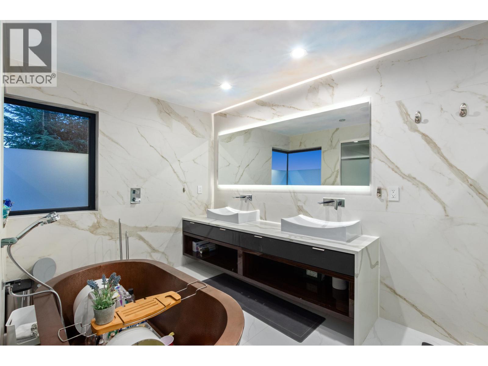 1035 GREENWOOD PLACE, West Vancouver