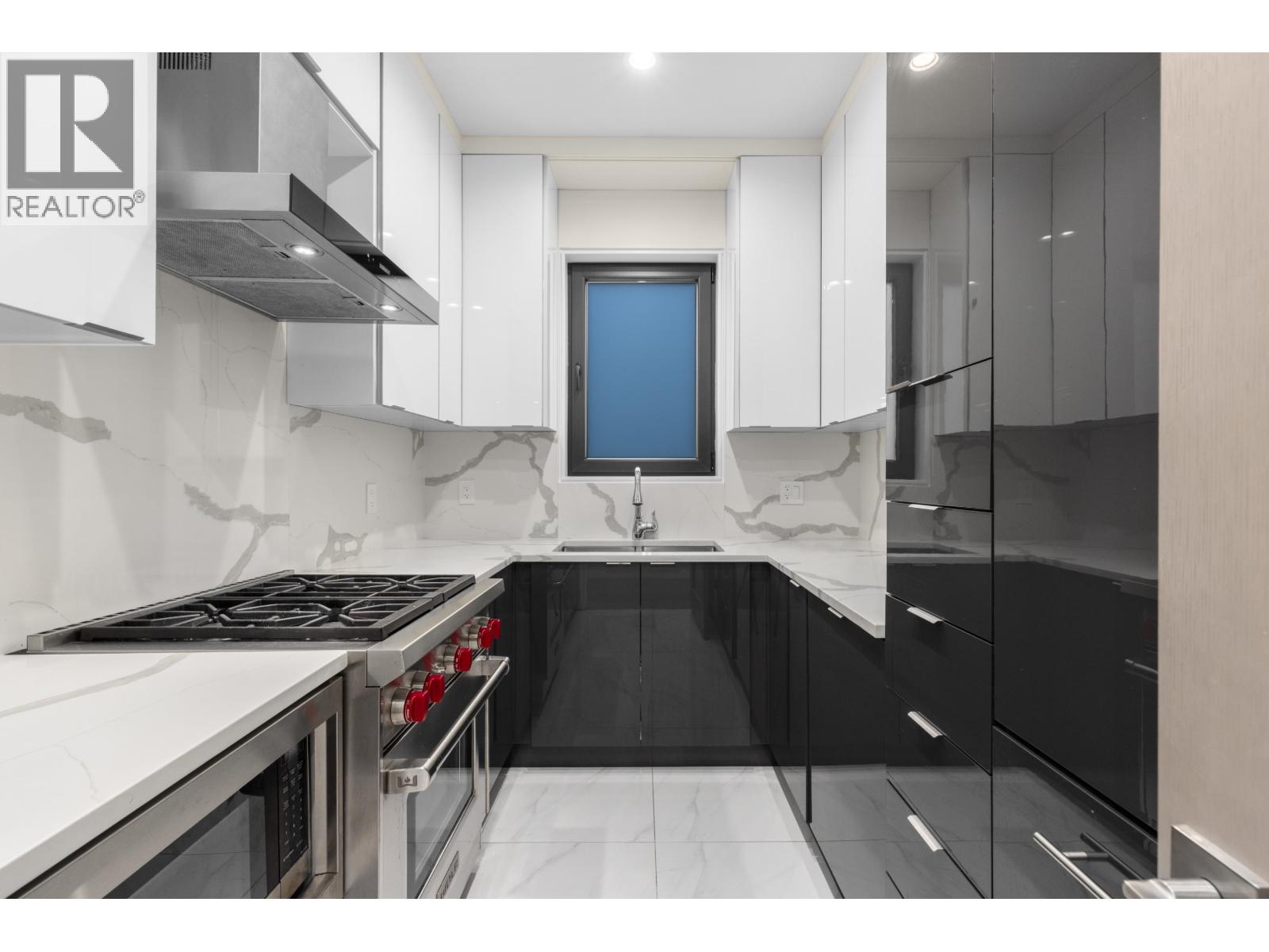 1035 GREENWOOD PLACE, West Vancouver