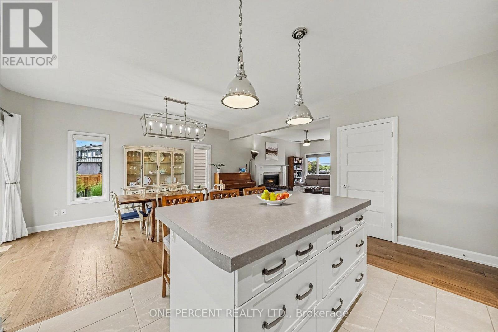 376 TWILIGHT AVENUE - 15