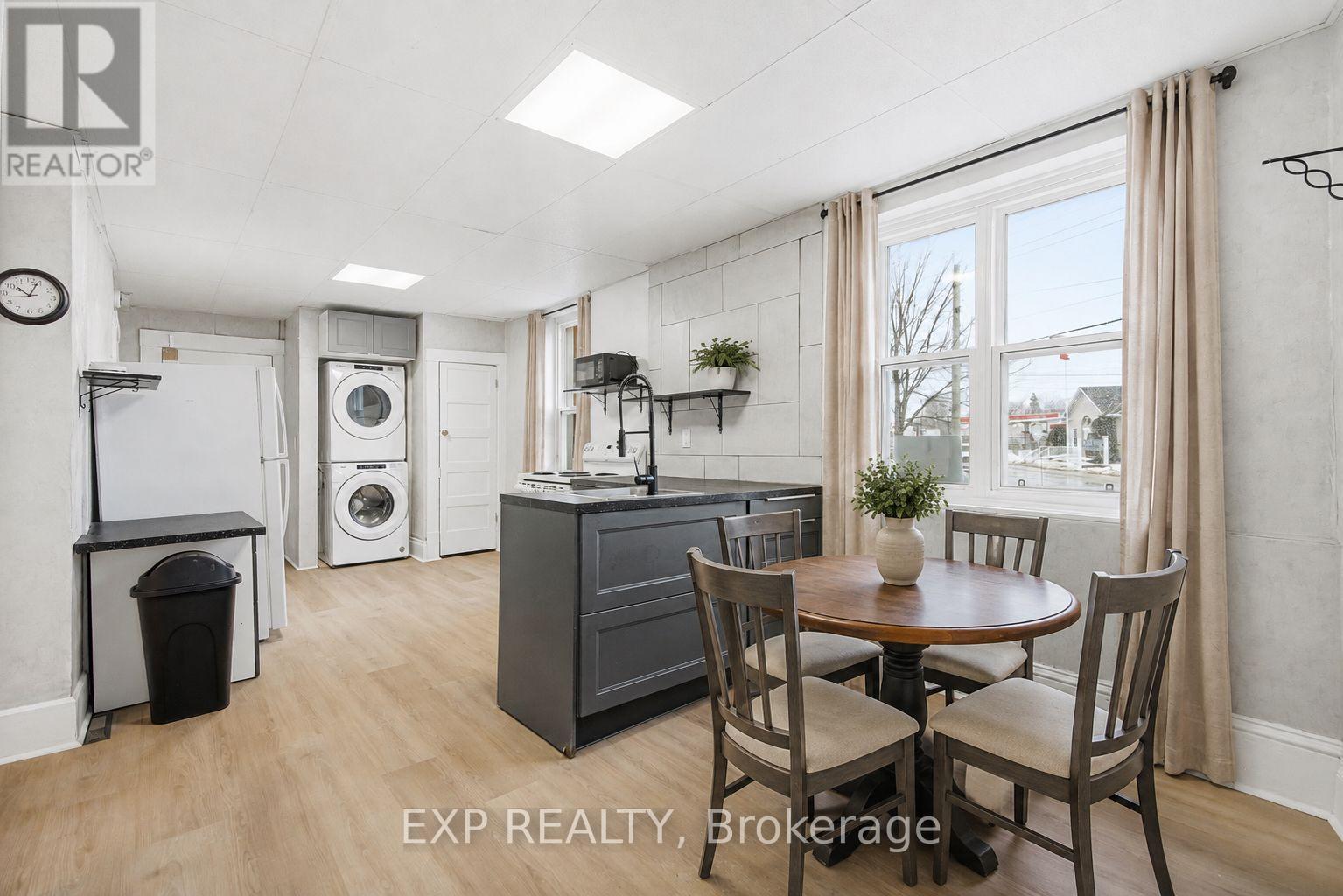 119 BECKWITH STREET N - 3