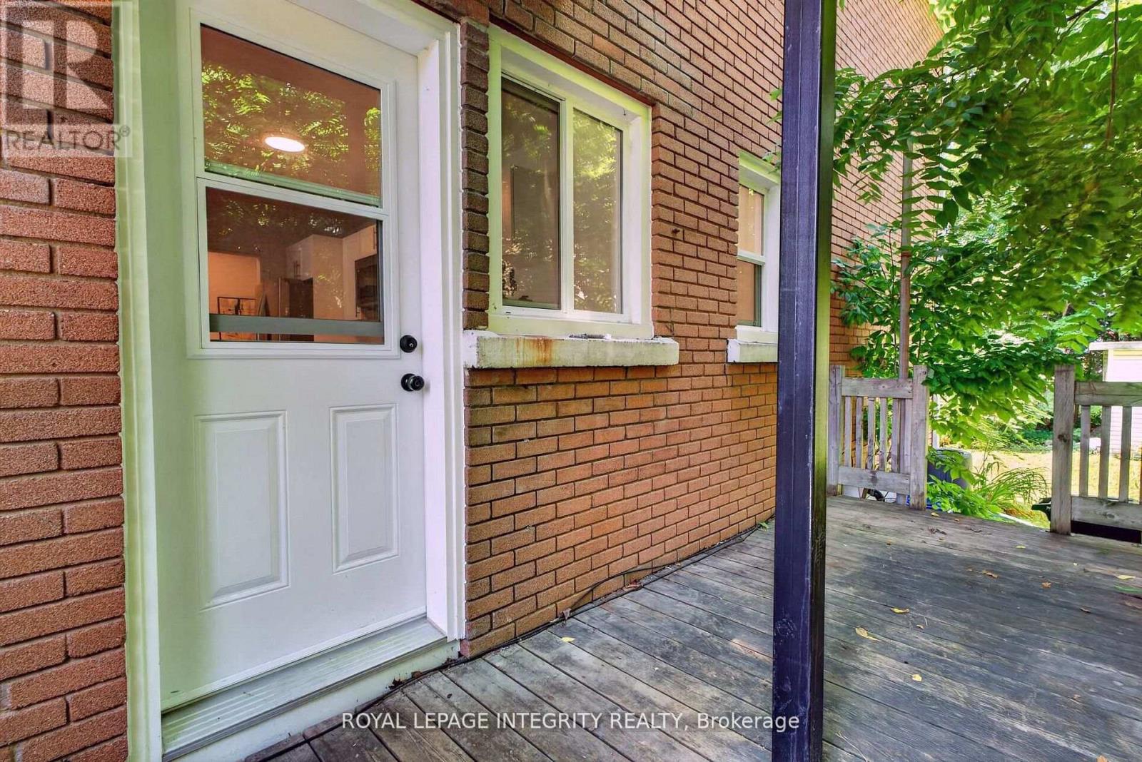 6 Bed, 2 Bath Multi-Family for Sale in Ottawa – 228 WOODROFFE AVENUE, Ottawa – MLS# X13755952 - Image 9