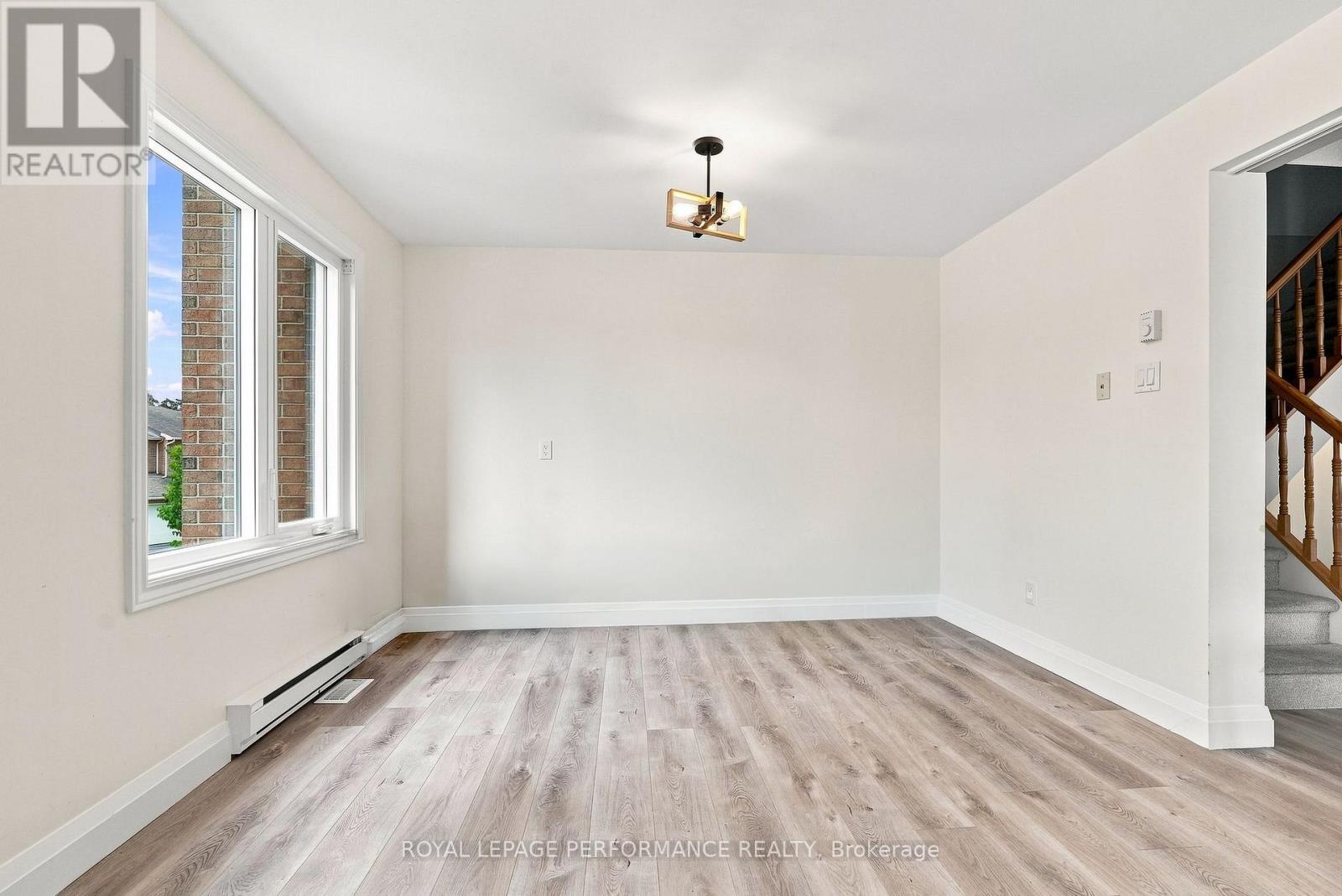 1992 Summerfields Crescent