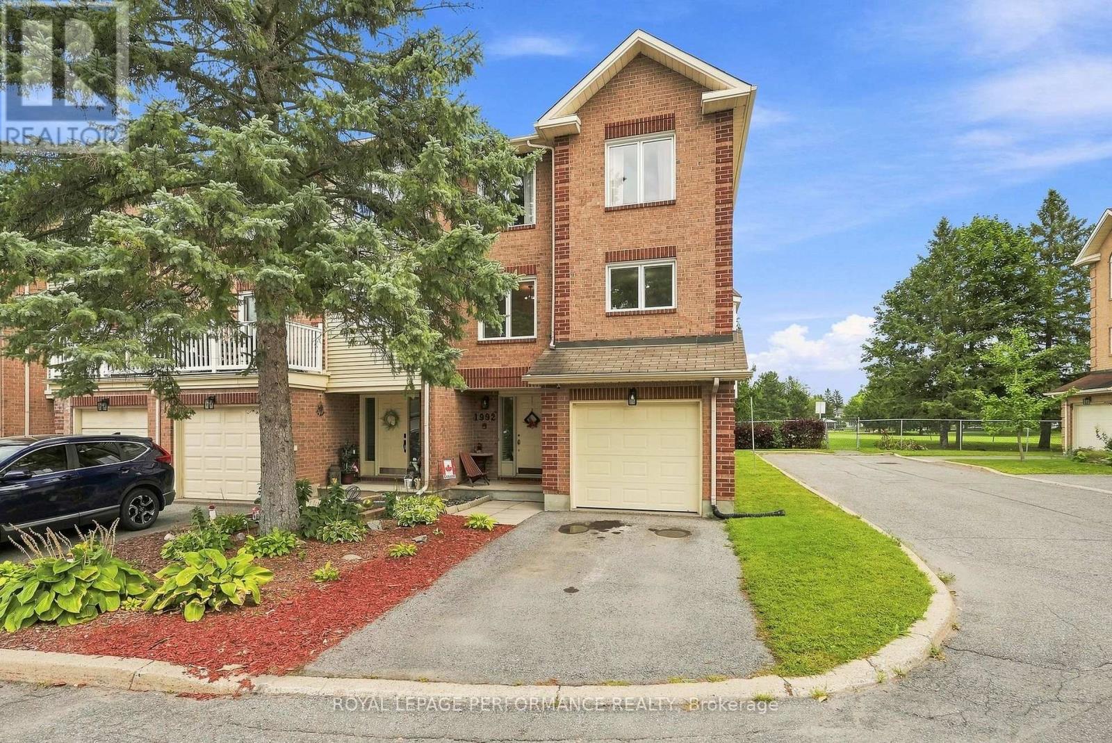 1992 SUMMERFIELDS CRESCENT - 2