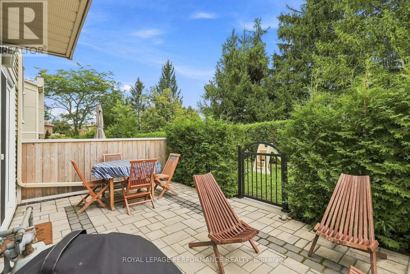 1992 SUMMERFIELDS CRESCENT - 28