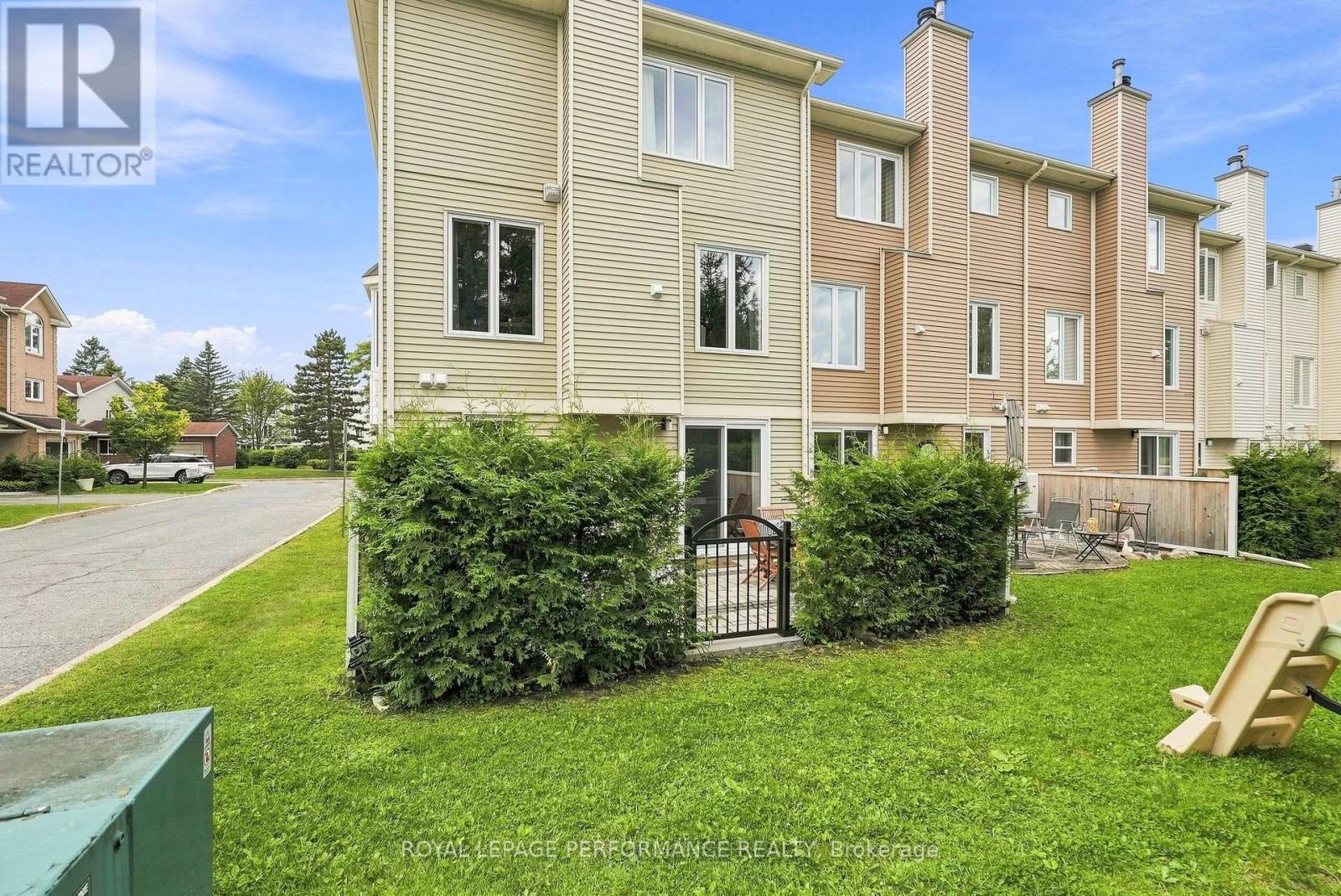 1992 SUMMERFIELDS CRESCENT - 29