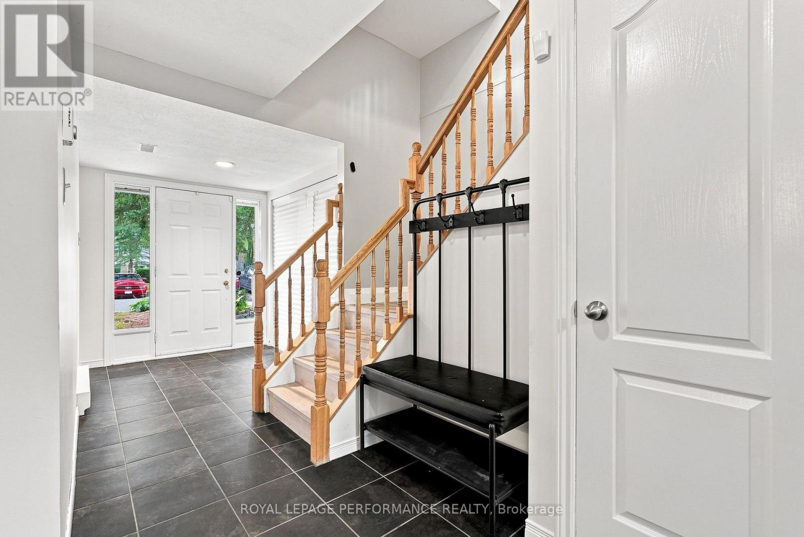 1992 SUMMERFIELDS CRESCENT - 3