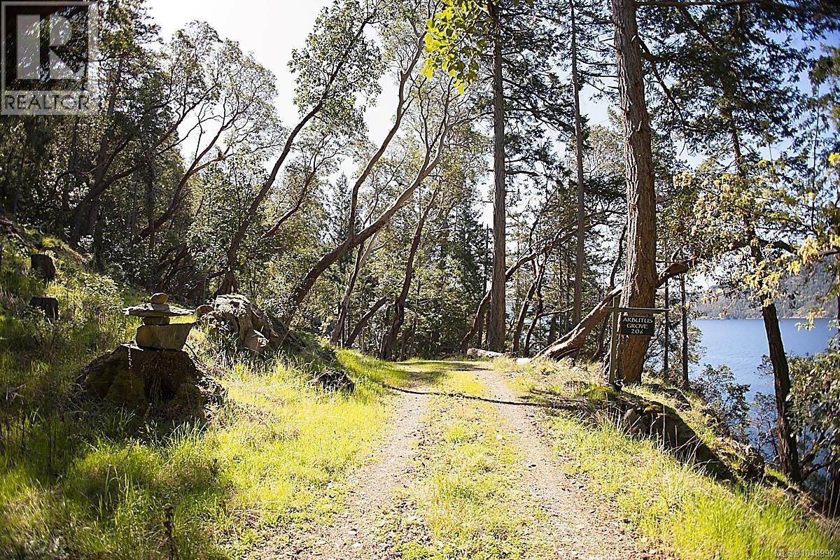  206 Narrows West Road, Salt Spring