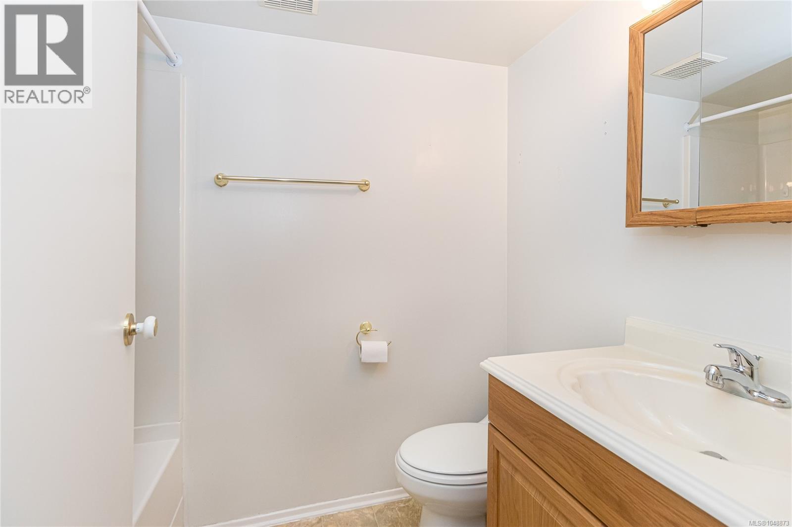 204 81 Gorge Road West, Saanich