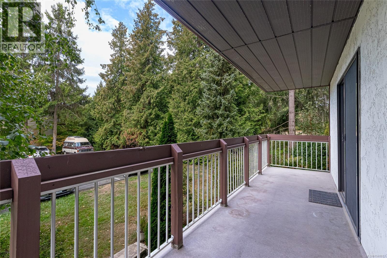 204 81 Gorge Road West, Saanich