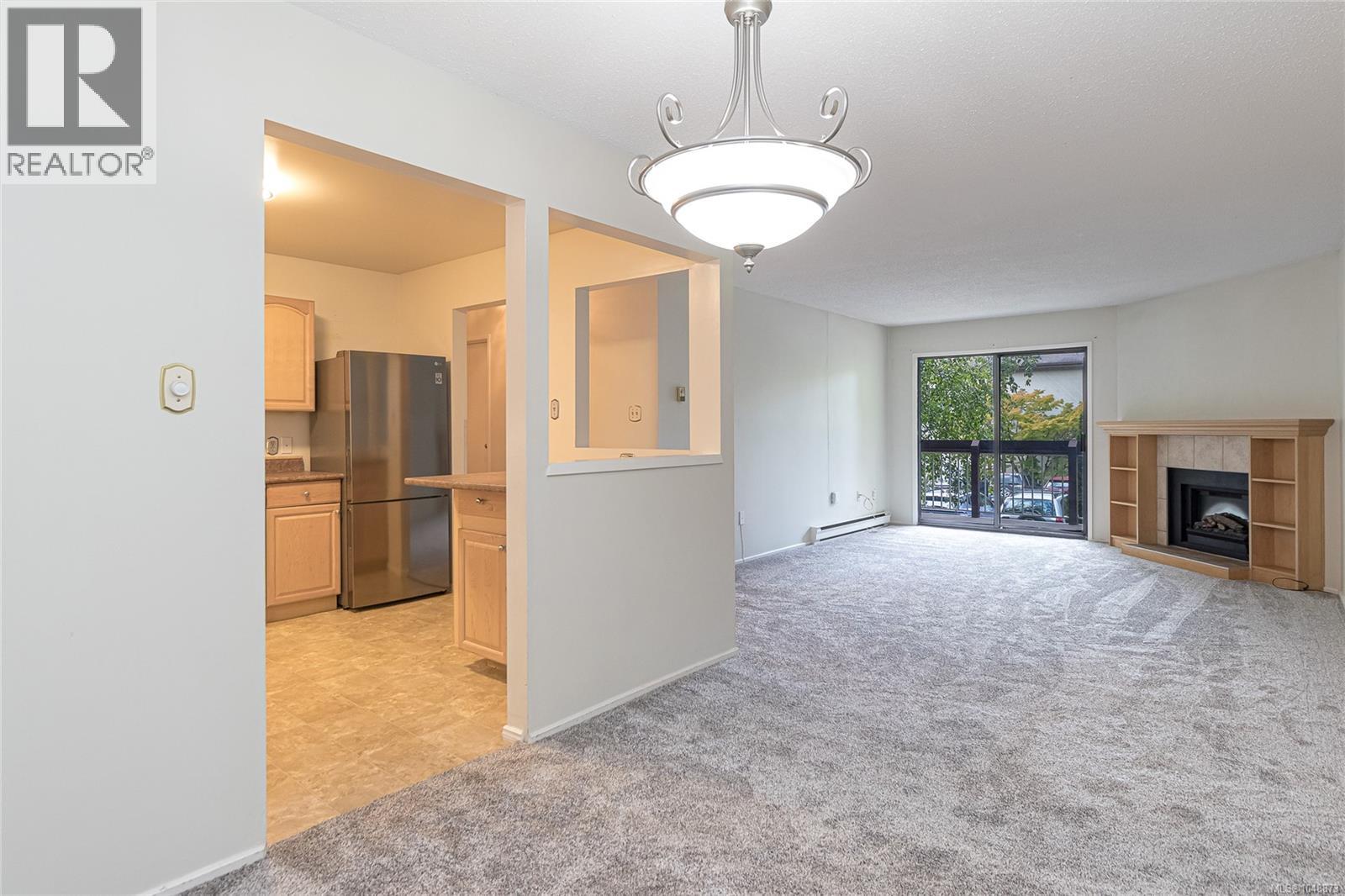 204 81 Gorge Road West, Saanich