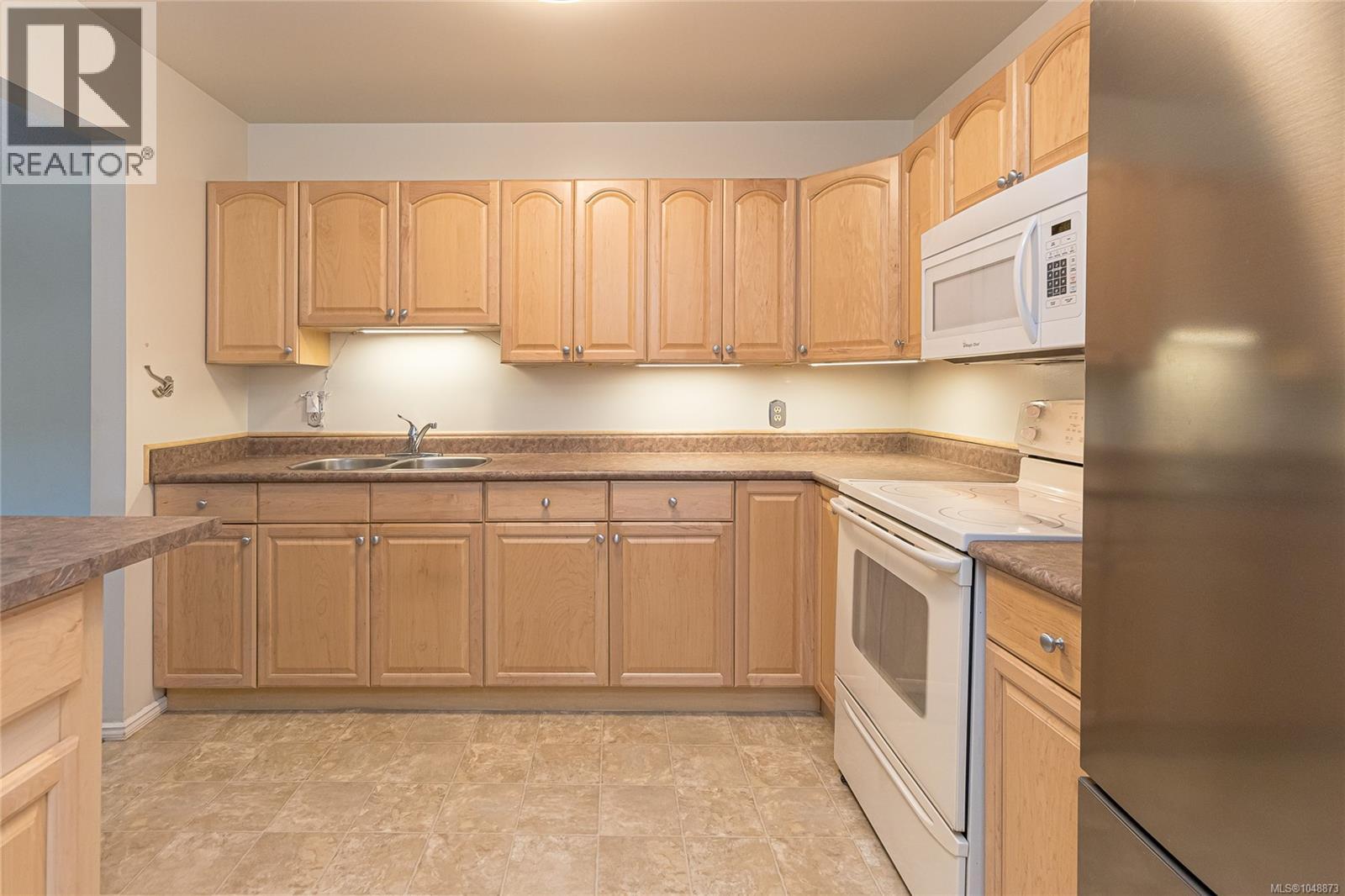 204 81 Gorge Road West, Saanich