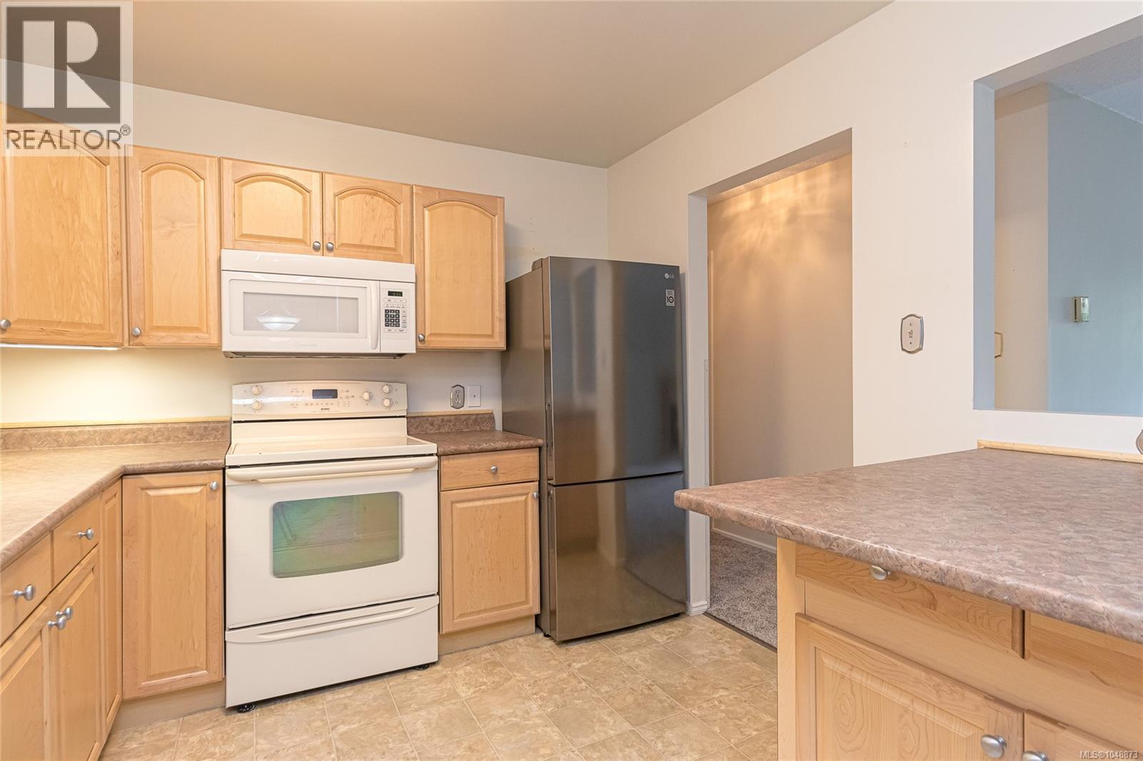 204 81 Gorge Road West, Saanich