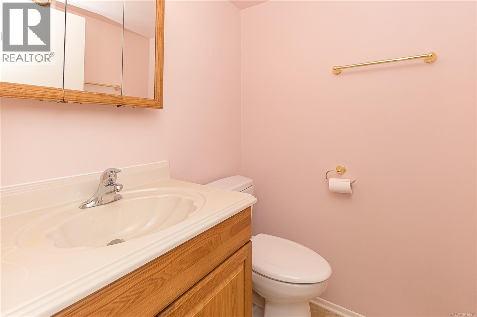 204 81 Gorge Road West, Saanich