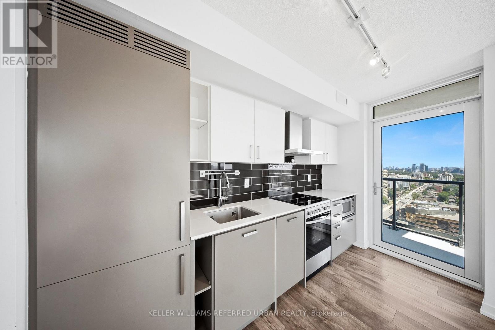 #2010 125 REDPATH AVENUE - 7