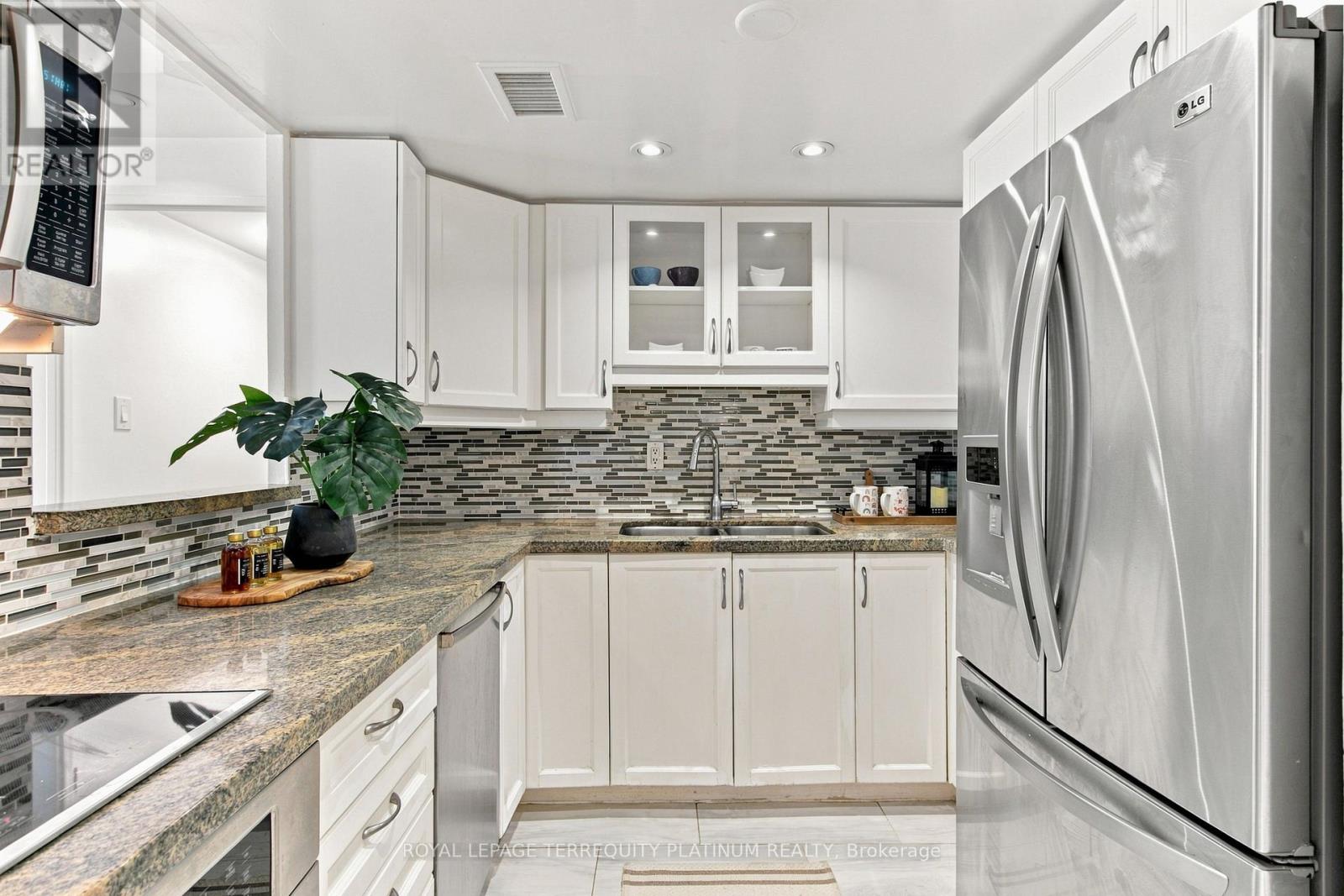 #203 70 MONTCLAIR AVENUE - 22