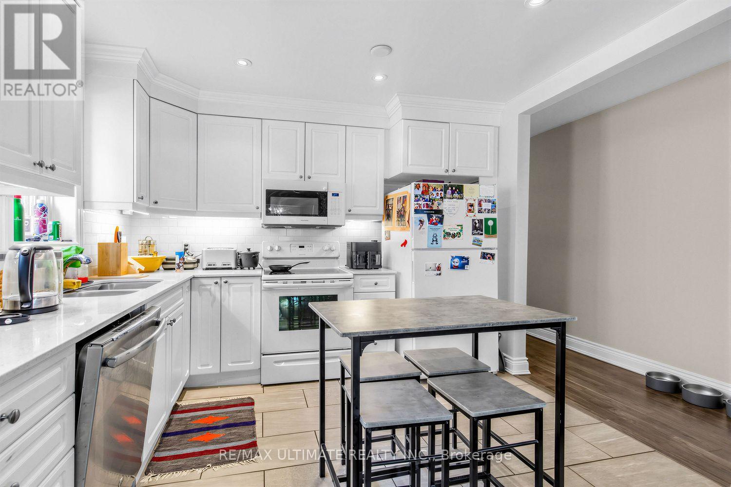 185 CASTLEFIELD AVENUE - Image 28