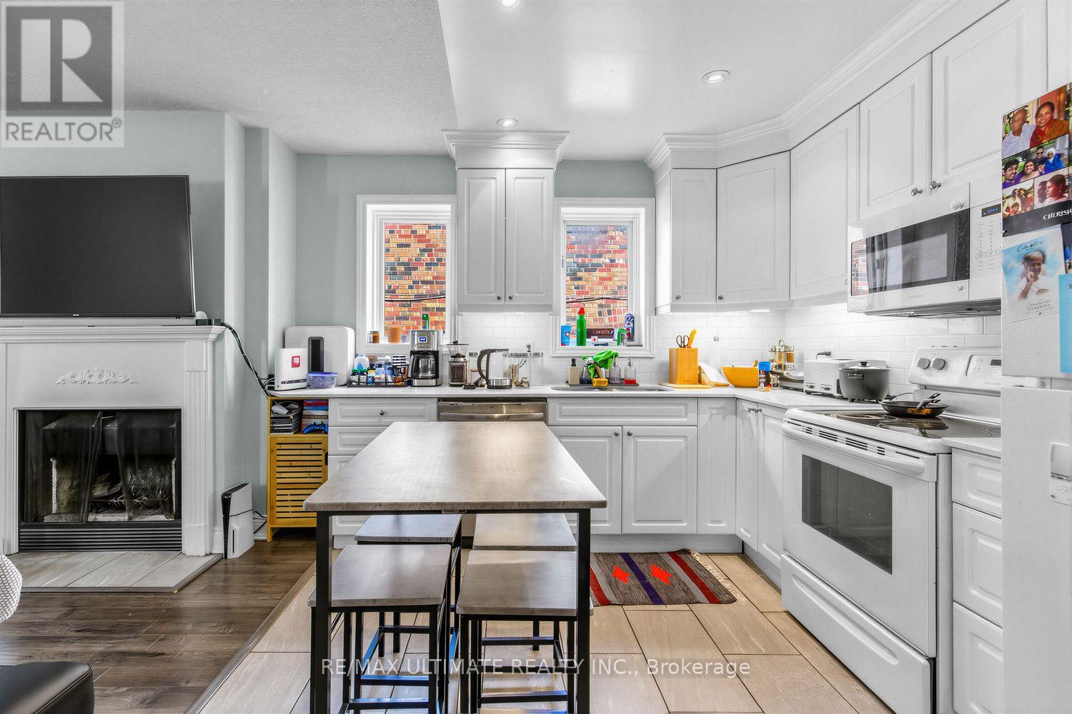185 CASTLEFIELD AVENUE - Image 30
