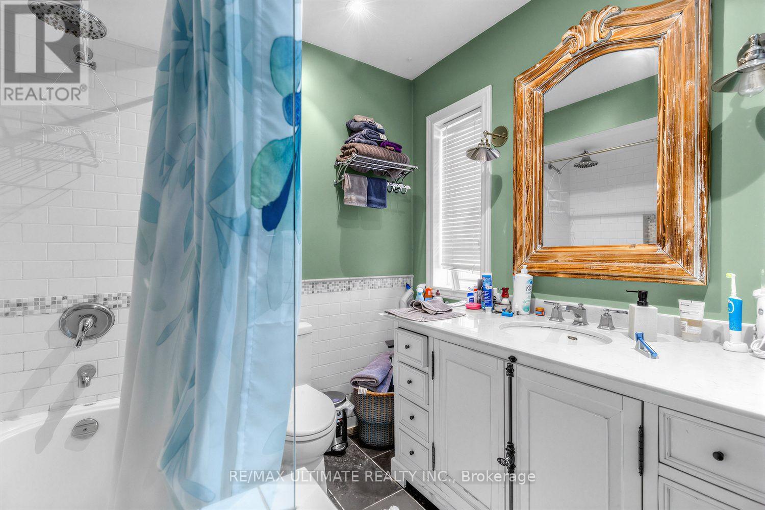 185 CASTLEFIELD AVENUE - Image 33