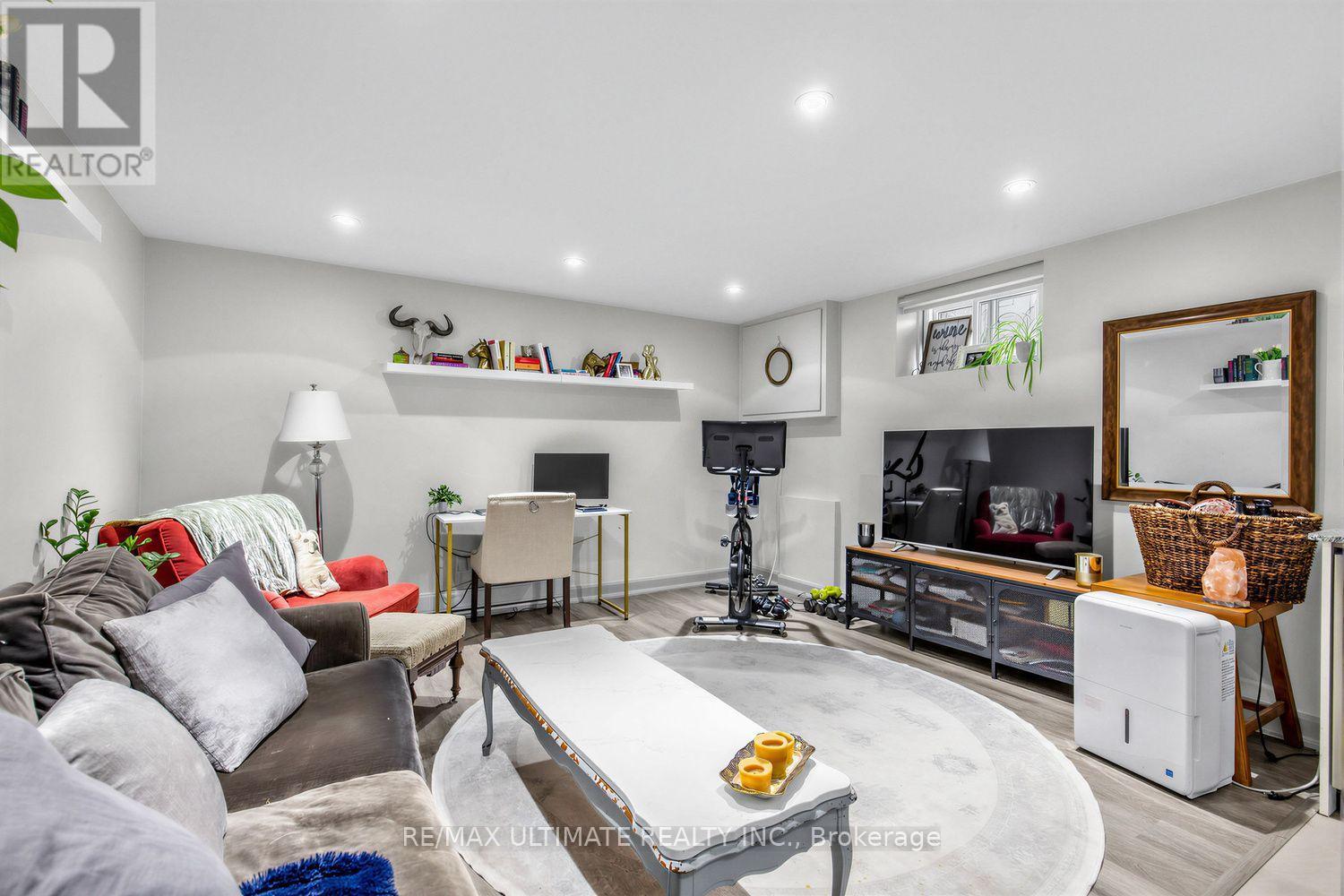 185 CASTLEFIELD AVENUE - Image 37