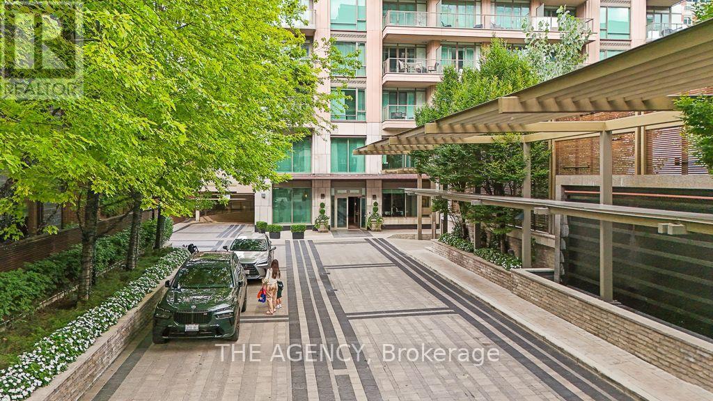 #902 80 YORKVILLE AVENUE - 38