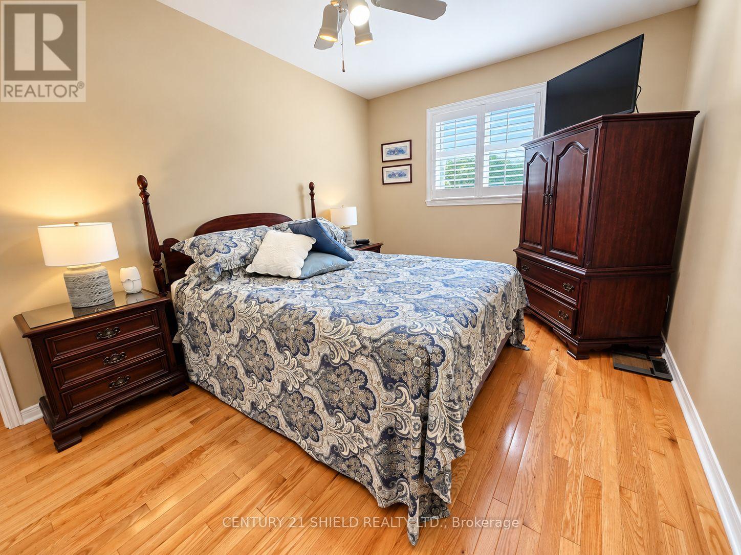 1463 HOLY CROSS BOULEVARD - Image 21