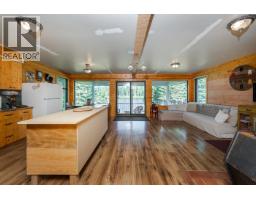 30 Corning Island, Prince George, BC V0J2S0 Photo 8