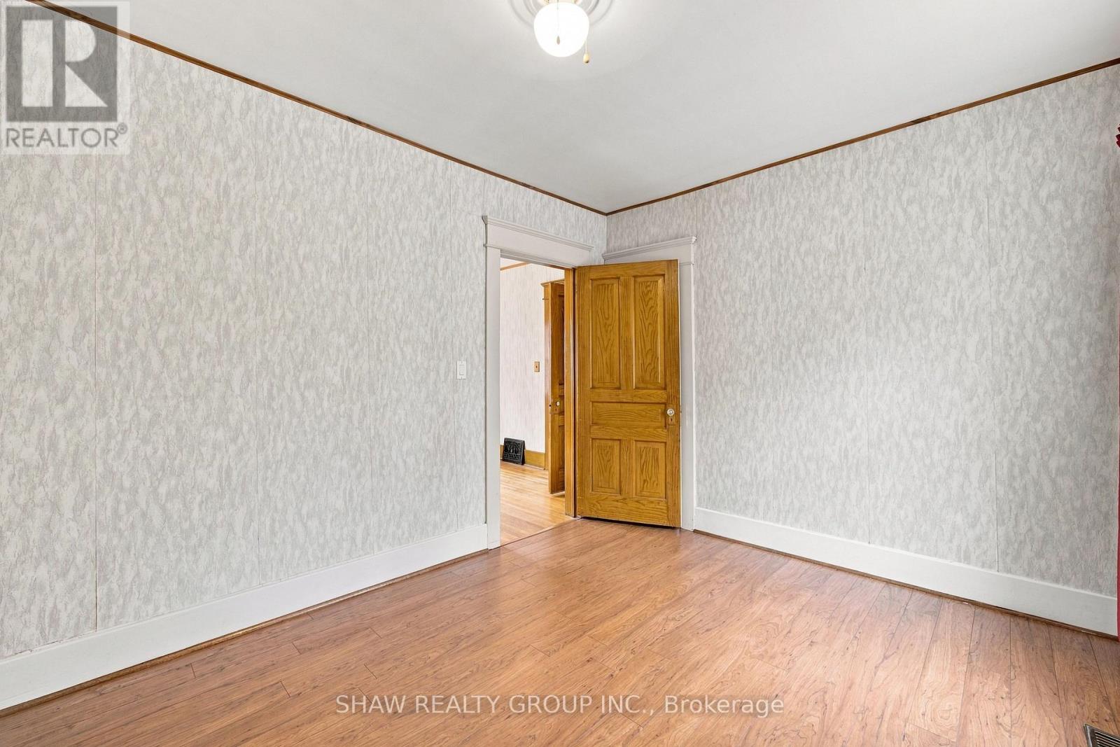 26 MAITLAND STREET, Brantford — photo 9