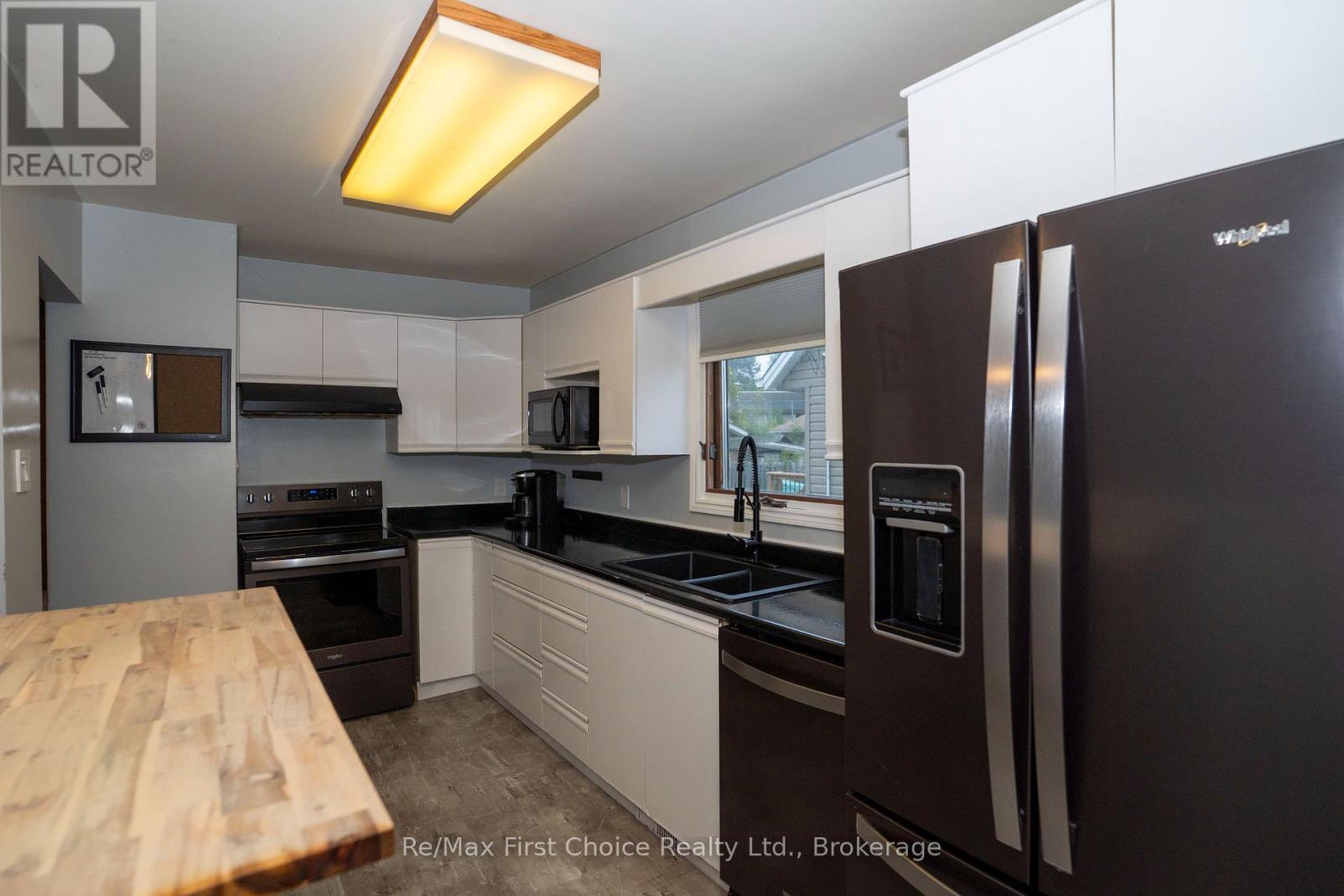 271 CHRISTINA STREET W - 12
