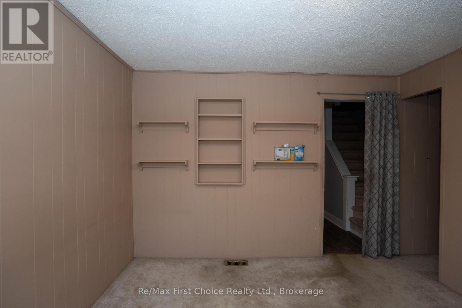 271 CHRISTINA STREET W - 20